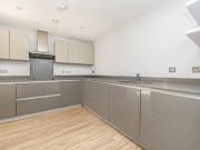 2 bedroom flat for rent in Finchley Road London NW11