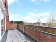 2 bedroom flat for rent in Forest Court, Holden Avenue,...