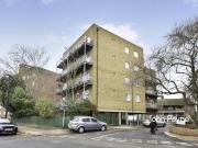 2 bedroom flat for rent in Frances Street London SE18