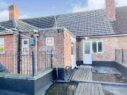 2 bedroom flat for rent in Garretts Green Lane,...