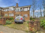2 bedroom flat for rent in Glassmill Lane, Bromley,...