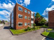 2 bedroom flat for rent in Gloucester Court, Sutton, SM2