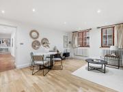 2 bedroom flat for rent in Gough House, Bolt Court,...