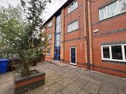 2 bedroom flat for rent in Greenside Street, Manchester, M11