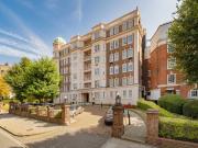 2 bedroom flat for rent in Grove End Road, St Johns...