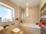 2 bedroom flat for rent in Hagden Lane, Watford, WD18