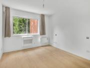 2 bedroom flat for rent in Hamilton House, 81...