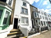 2 bedroom flat for rent in Hampshire Terrace,...