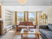 2 bedroom flat for rent in Hartham Road, Hillmarton...