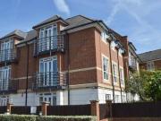 2 bedroom flat for rent in Henley Court Denham Road...