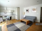 2 bedroom flat for rent in Hereford Road, London, E3