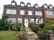 2 bedroom flat for rent in High Moor Crescent, Leeds,...