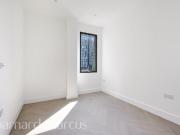 2 bedroom flat for rent in High Street, CROYDON, CR0