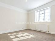 2 bedroom flat for rent in High Street London N14