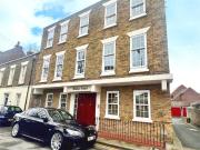2 bedroom flat for rent in High Street, St. Peters,...