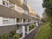 2 bedroom flat for rent in Howecroft Court, Eastmead...