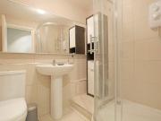 2 bedroom flat for rent in Lampton Road, Hounslow, TW3