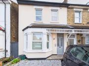 2 bedroom flat for rent in Lansdowne Road, Croydon, CR0