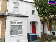 2 bedroom flat for rent in Lea Road, London, EN2