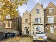 2 bedroom flat for rent in Leamington Park, Acton, W3