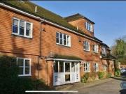 2 bedroom flat for rent in Leigh Corner Cobham KT11