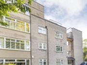 2 bedroom flat for rent in Leigh Court Knoll Hill BS9