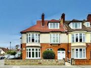 2 Bedroom Flat For Rent In Leigh on sea