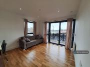 2 bedroom flat for rent in Leven Road, London, E14