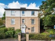 2 Bedroom Flat For Rent In London