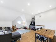 2 Bedroom Flat For Rent In London