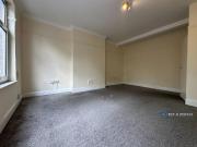 2 bedroom flat for rent in London Road, London, SW16