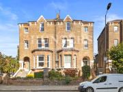 2 bedroom flat for rent in Lordship Park, London, N16