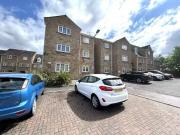 2 bedroom flat for rent in Loxley Close, Bradford, West...