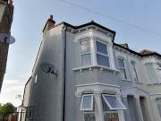 2 bedroom flat for rent in Lucerne Road Thornton Heath CR7
