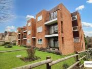 2 bedroom flat for rent in Luscombe Court, Park Hill...