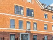 2 bedroom flat for rent in Merlin House, W4