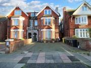 2 bedroom flat for rent in Old Orchard Road, Eastbourne,...
