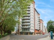 2 bedroom flat for rent in Orchard Place, Southampton,...