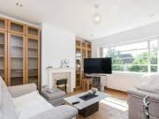 2 bedroom flat for rent in Ossulton Way Hampstead Garden...