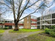 2 bedroom flat for rent in Parkleys, Richmond, TW10