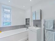 2 bedroom flat for rent in Pembroke Road, Kensington,...