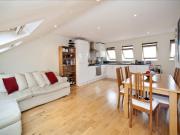 2 bedroom flat for rent in Percy Road, Shepherd's...
