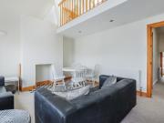 2 bedroom flat for rent in Pevensey Road, London, SW17