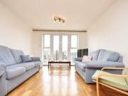2 bedroom flat for rent in Poynders Road London SW4