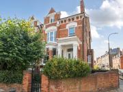 2 bedroom flat for rent in Priory Road London NW6