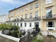 2 bedroom flat for rent in Priory Street, Cheltenham...