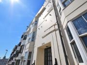 2 bedroom flat for rent in Queens Square, Brighton, BN1