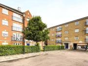 2 bedroom flat for rent in Queensberry Place, London, E12