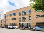 2 bedroom flat for rent in Reading Lane, London, E8