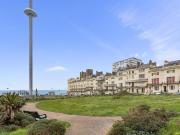 2 bedroom flat for rent in Regency Square, Brighton, BN1